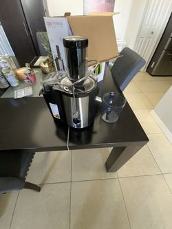 Cooks 700 Watt Juice Extractor Item 22302 Model XJ 8K129E1 NEW JUICER OPEN BOX for Sale in Miami FL OfferUp