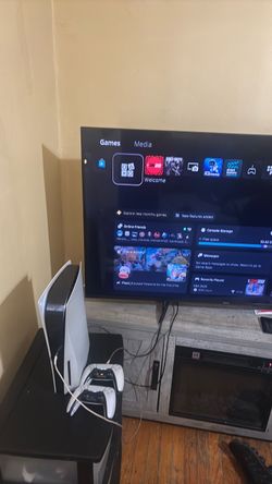 PS5 Console( 2 Controllers)