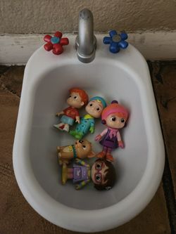 Coco Melon Bath Tub With Toys