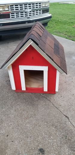 Custom dog houses