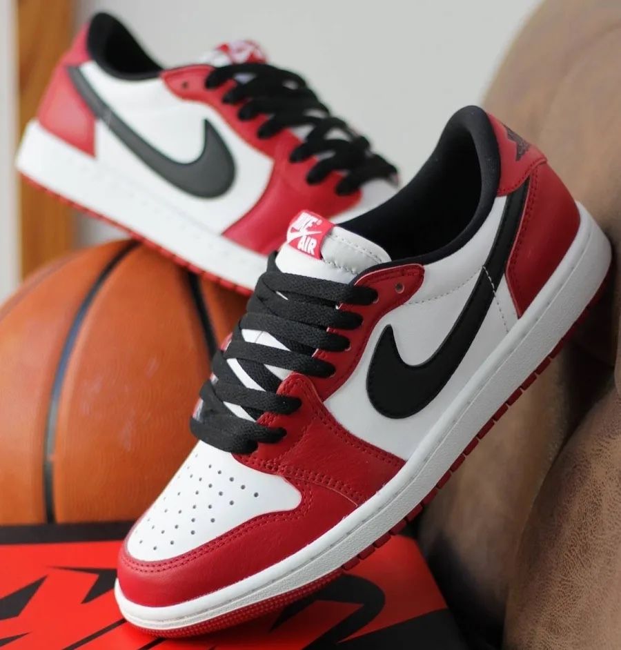 Nike Air Jordan 1 Retro Low OG Chicago