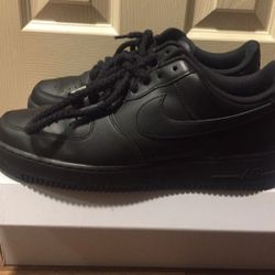 Men Black Nike Air Force 1 Shoes Size 13