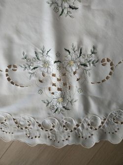 Vintage tablecloth and napkins