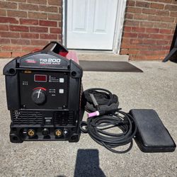CLEAN Lincoln Square Wave Tig 200 Welder With Foot Pedal And Torch