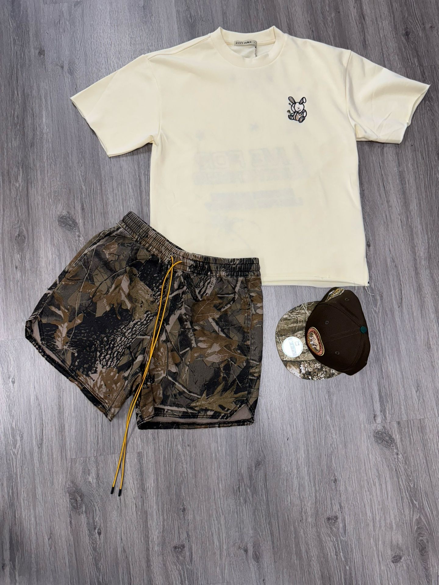 Mens short t shirt hats everything 120$ todo