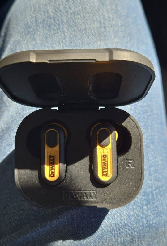 Used Dewalt Wireless Earbuds