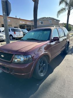 2005 Ford Explorer