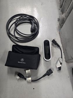 Porsche level 2 charger with mercedes bag used