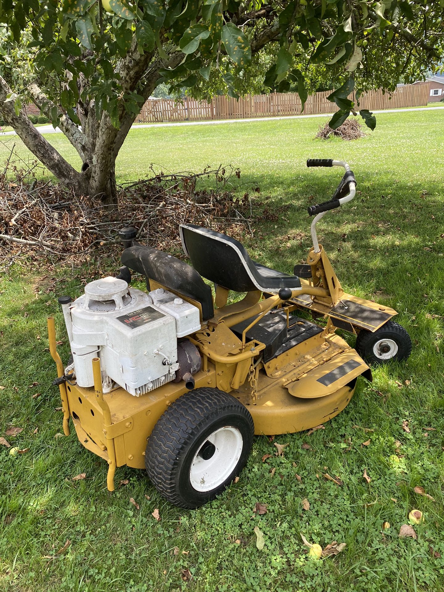 1991/92 Snapper Riding Mower