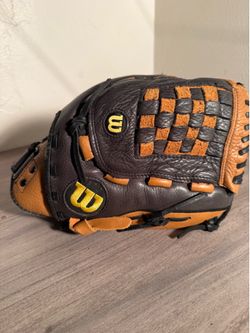 Wilson A700 13B5SE is a 13-inch leather baseball Softball glove