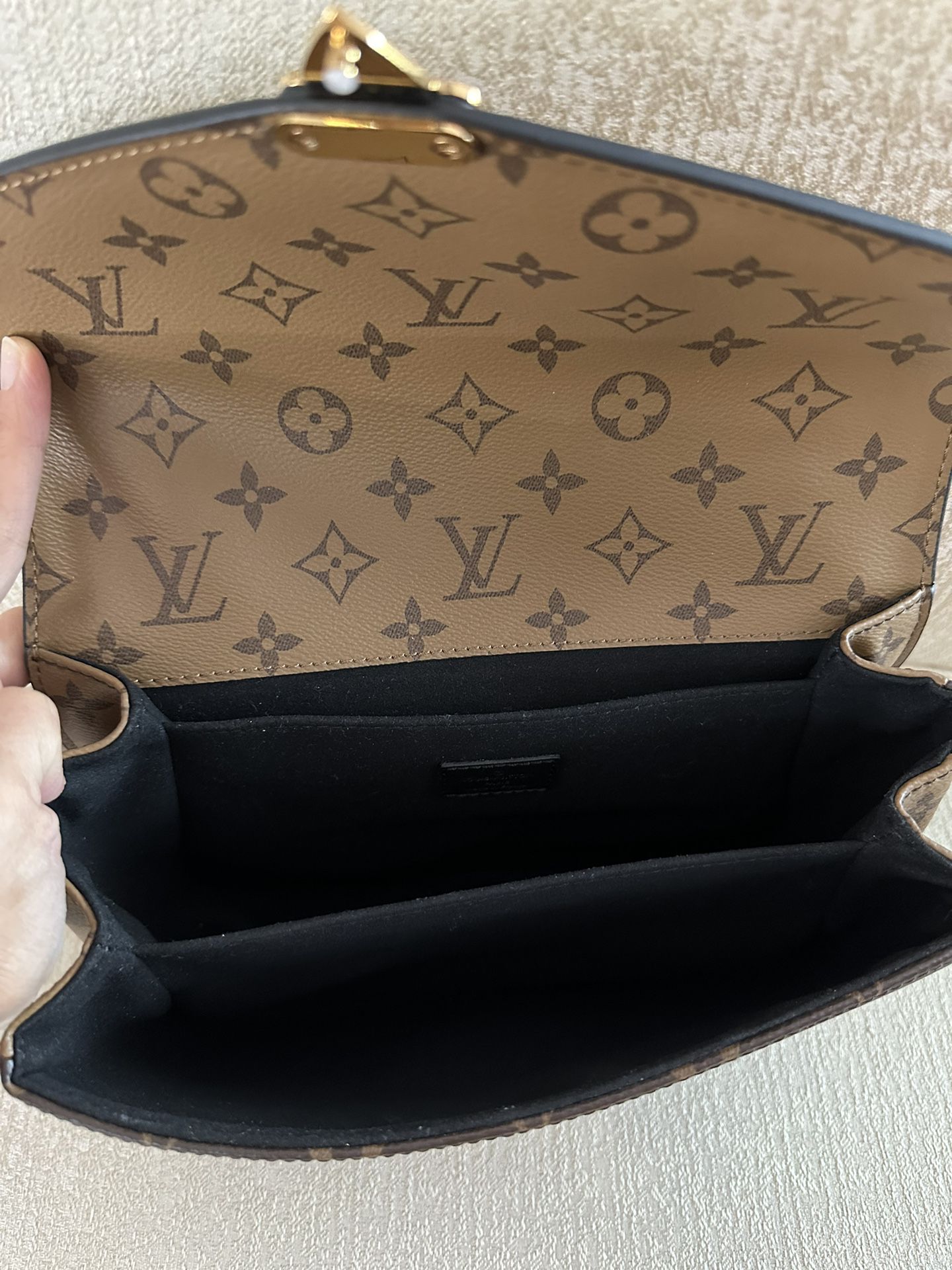 Louis Vuitton POCHETTE METIS M44668 Bag for Sale in Austin, TX - OfferUp