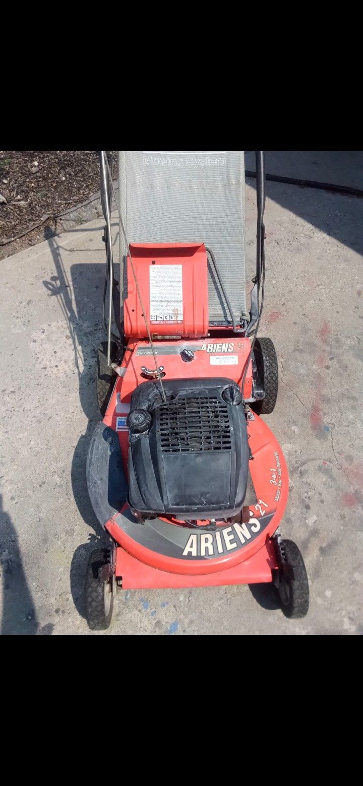 Ariens Push Lawnmower 