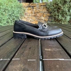 Women’s Black Leather Loafer