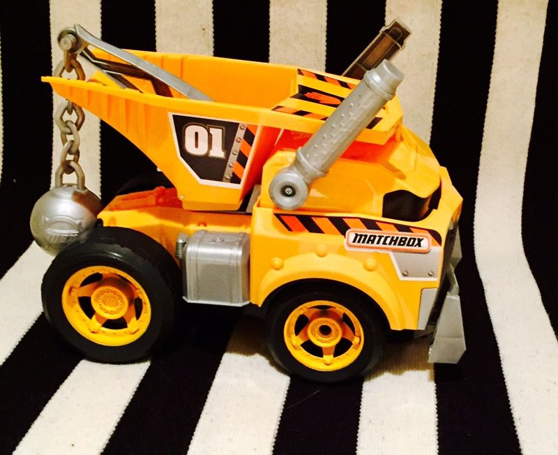 Matchbox wrecky the wrecking outlet buddy