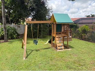 FREE- Wooden Kids Playset & Playhouse – You Haul