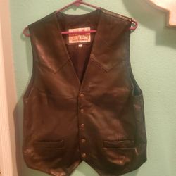 Black LEATHER  VEST..SIZE MED MENS ADULT..SNAP FRONT..GREAT CONDITION!