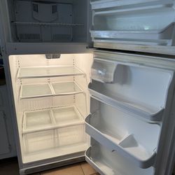 18.2 cu. ft. top freezer refrigerator