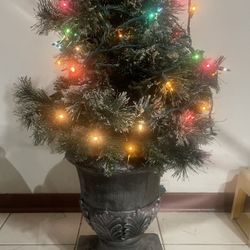 Christmas Indoor Outdoor Light Urn Decor 