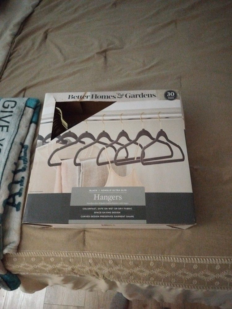 Better Homes & Garden Hangers