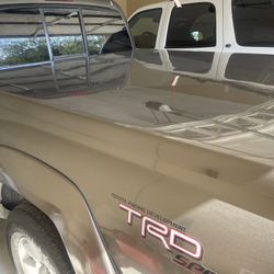 2015 Toyota Tacoma Snugtop Cover