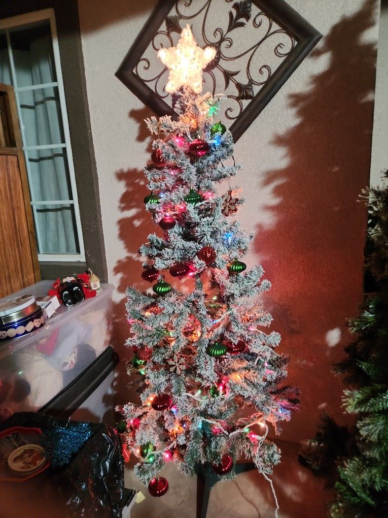 5 Feet White Chtitmas Tree.. As Is.