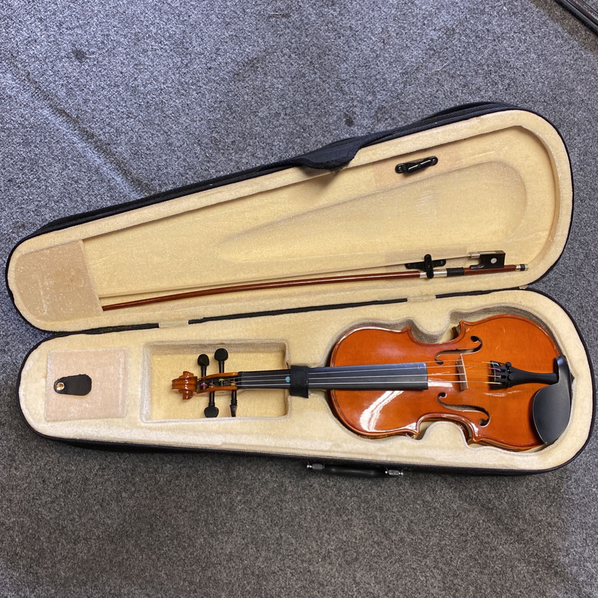 Cecilio Violin