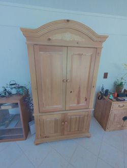 Armoire Multimedia Solid Wood