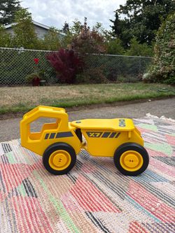 OHO Wooden Ride-on Toy for Toddlers