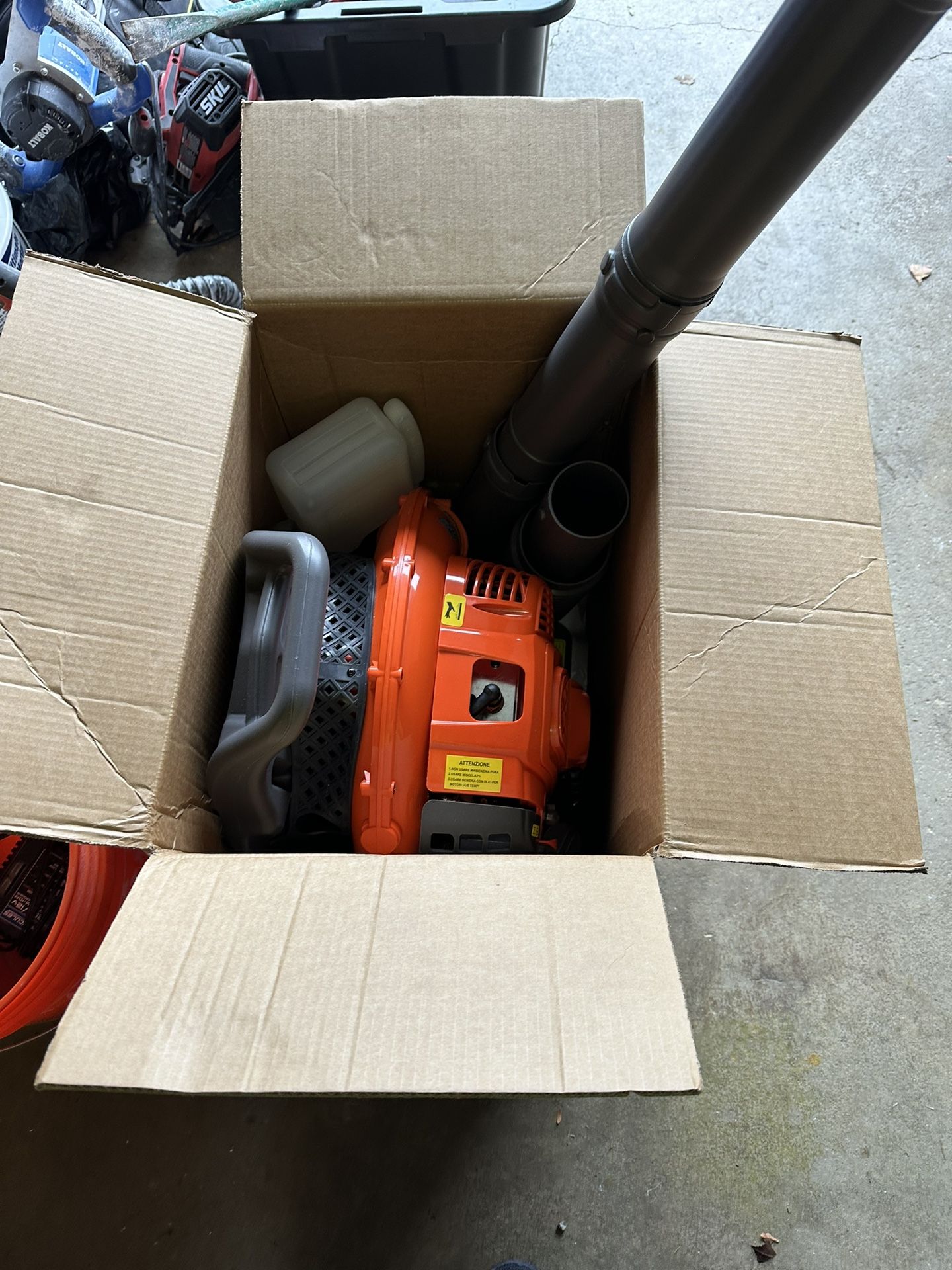 BRAND NEW BACKPACK LEAF BLOWER !!! 220 MPH