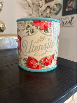 Pioneer Woman utensil holder