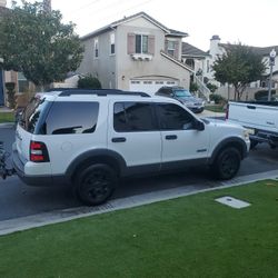 2006 Ford Explorer 