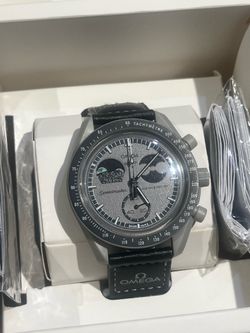 NEW Omega x Swatch Mission to Earthphase SO33M700 - Unworn - Fully Authenticated