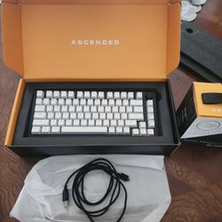 GMMK Pro Mechanical Keyboard W/ Gateron Yellows