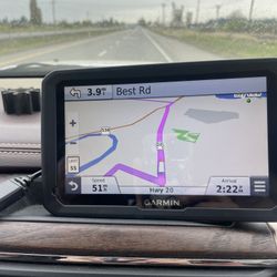 Garmin dezl Truck GPS Navigator
