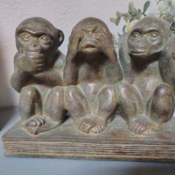 3 Monkeys