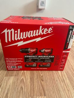 BRAND NEW MILWAUKEE M18 POWER TOOL SET. 🧰.  BRUSHLESS!!  2 POWER TOOLS. 2 BATTERIES. CHARGER. CANVAS BAG. GRAINGER $322(SEE AD). NOW ONLY $225 🧰🧰🧰