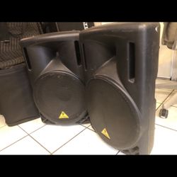 Powered Speakers 