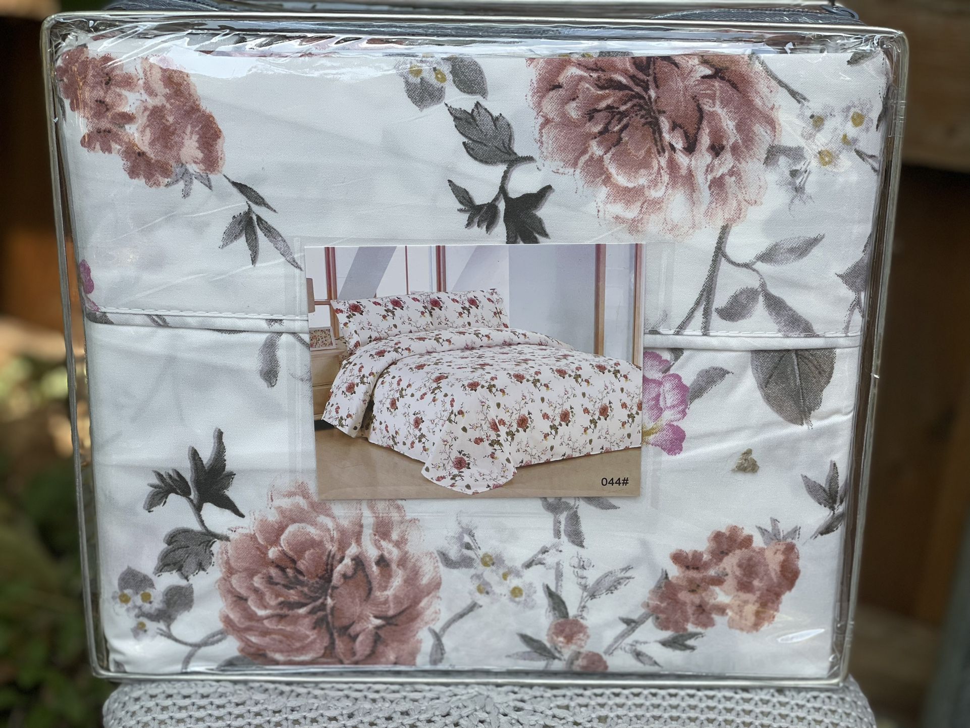 Brand new Queen size bed sheet set,4PCS,deep pocket,floral 044