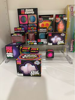 NEW NeeDoh Cloud Pleaser Squishy NIB Soft Dough Squish