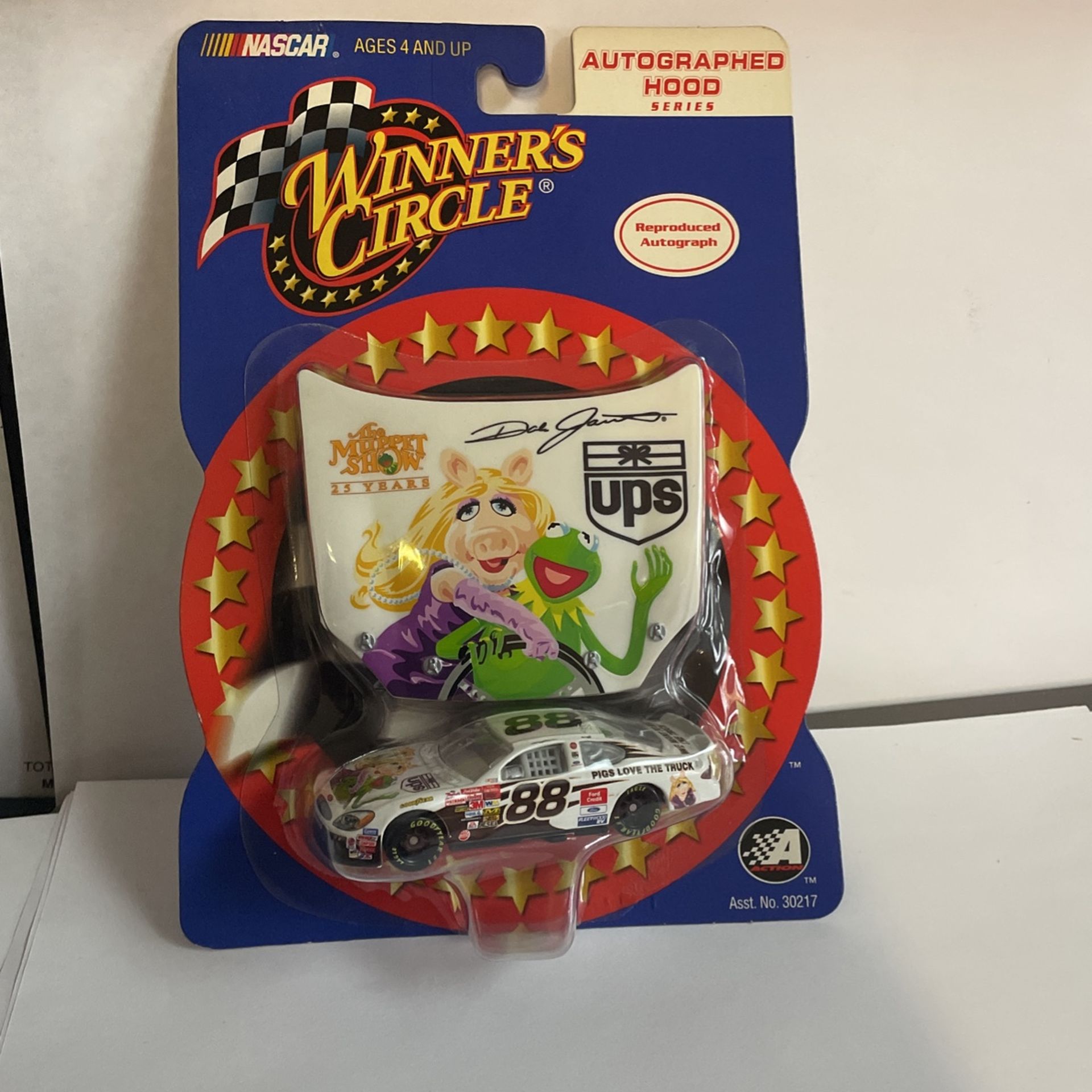 WINNER'S CIRCLE AUTOGRAPHED HOOD SERIES #88 UPS DALE JARETT MUPPET SHOW