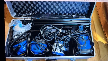 ARRI Professional 4-Light Tungsten Lighting Kit - 2×650W + 2×350W - Case & Extras