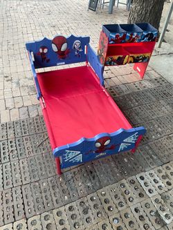 Toddler boys Spider-Man bed $30
