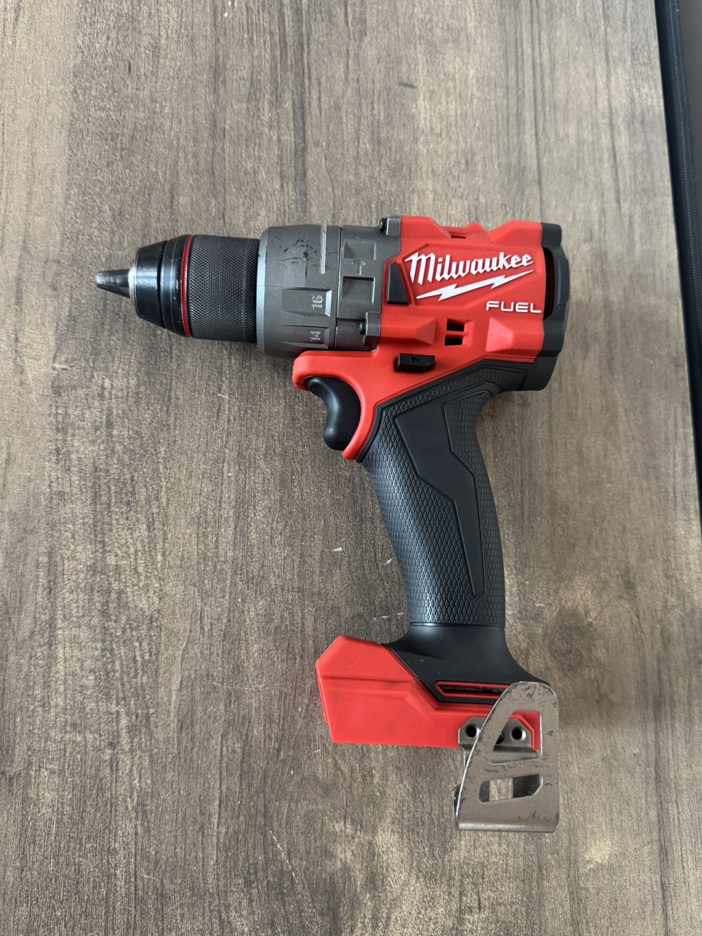Drill Milwaukee FUEL con Autostop