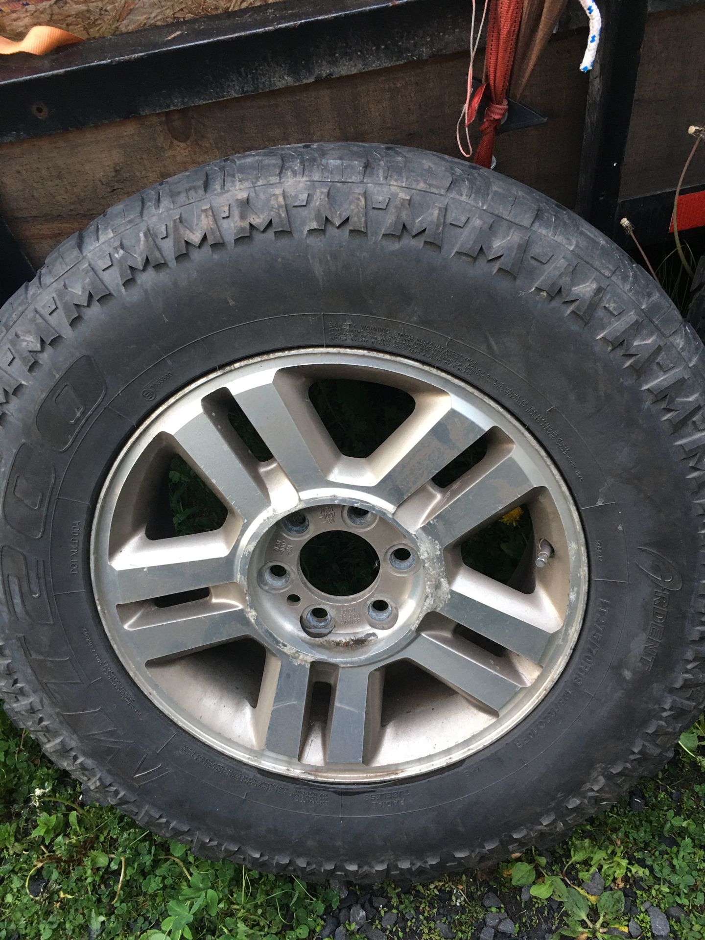 Rim Used tires 275/70R18