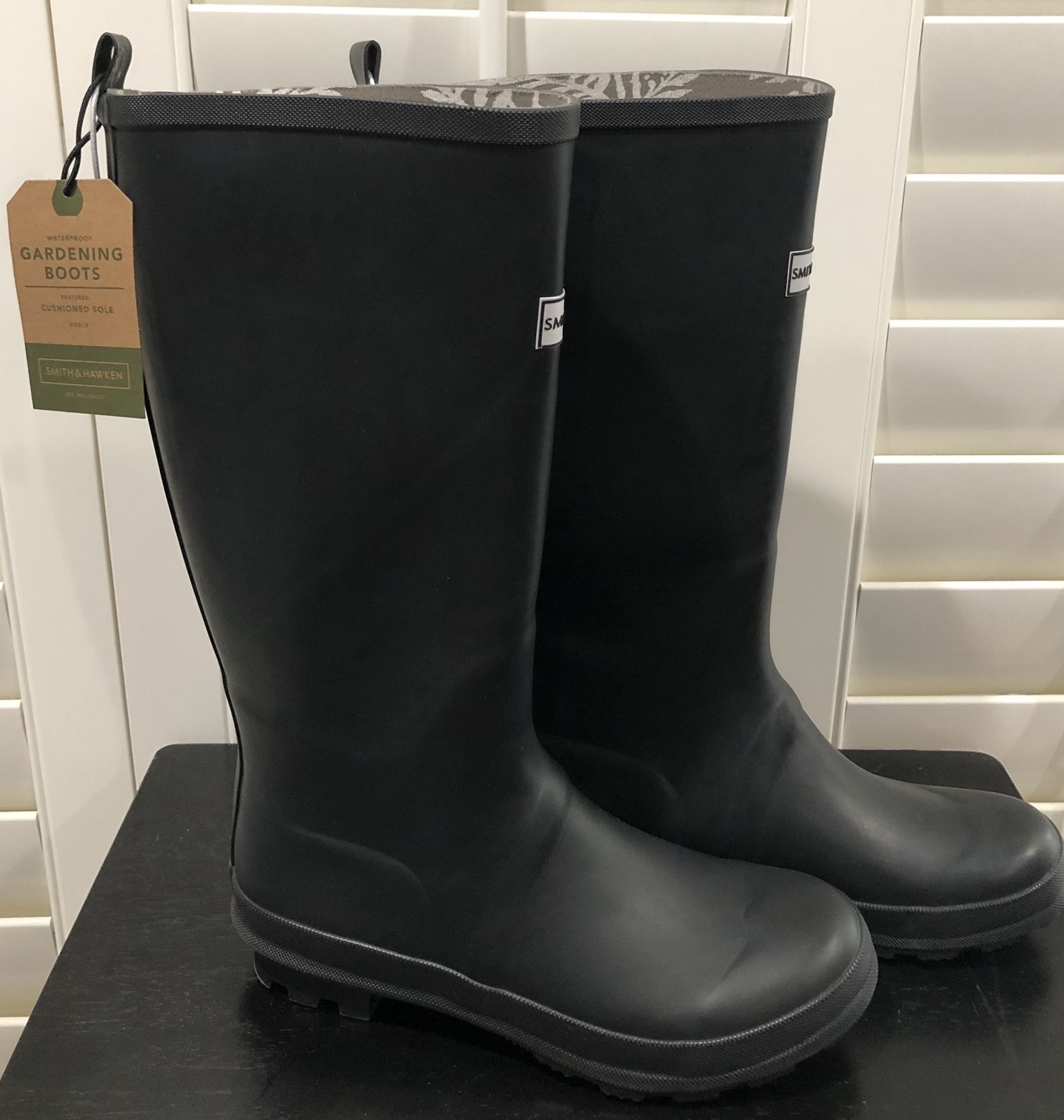BRAND NEW Women's Smith & Hawken Tall Rain/Garden Boots (Women’s Size 8) - $25