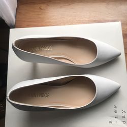 Jenn Ardor White Pumps