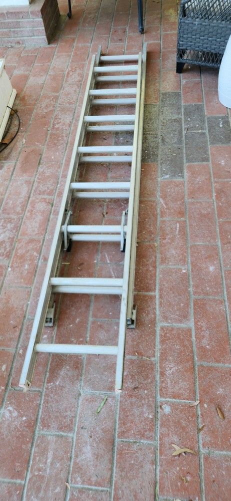 16 Feet Extendable Ladder
