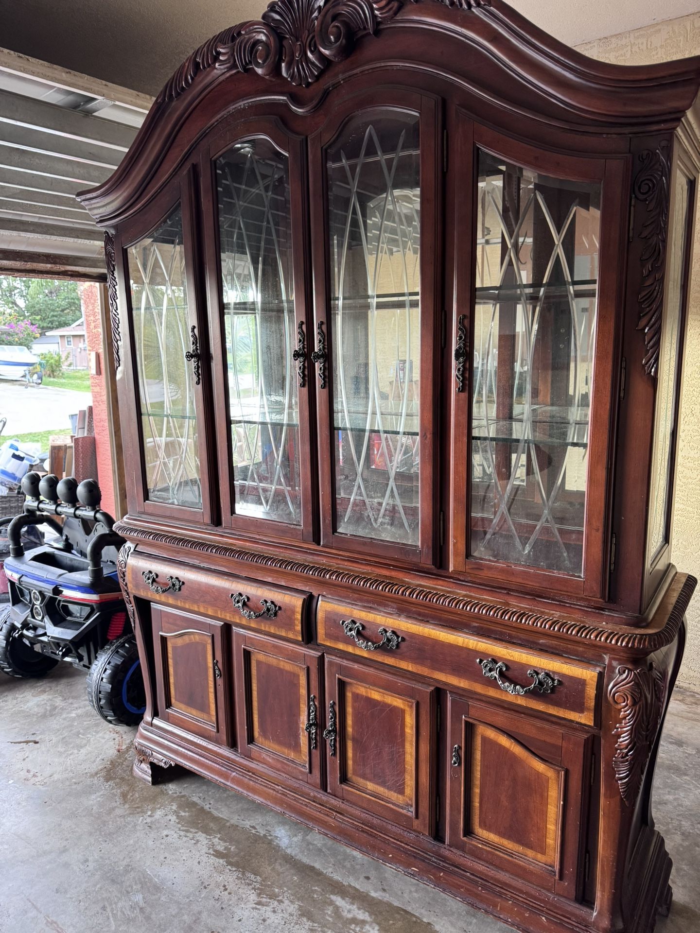 Solid Wood China Cabinet / Hutch – Glass Display, Carved Details, Heavy & High-End