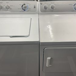 Clean Ge Washer And Dryer Set Newer 