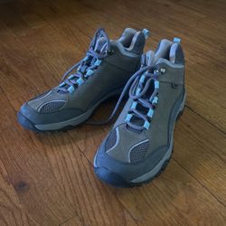 Brand New Bosi Ladies Hiking Shoes 8 1/2